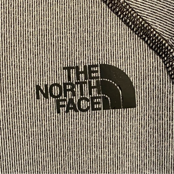 The North Face womens sz 1/4 Zip Mock Neck Pullover - Picture 3 of 14